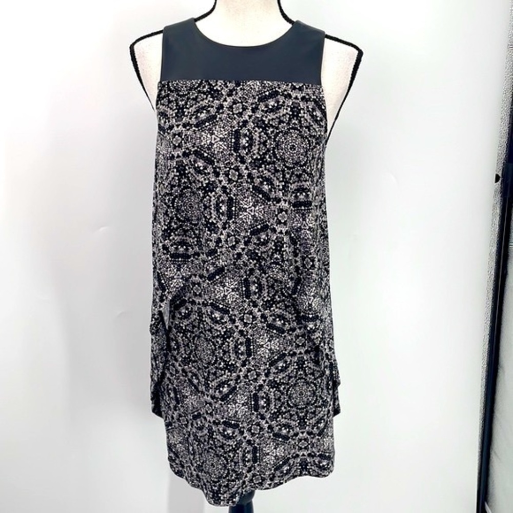 NWT BCBGeneration faux leather detail sleeveless black & white shift dress small